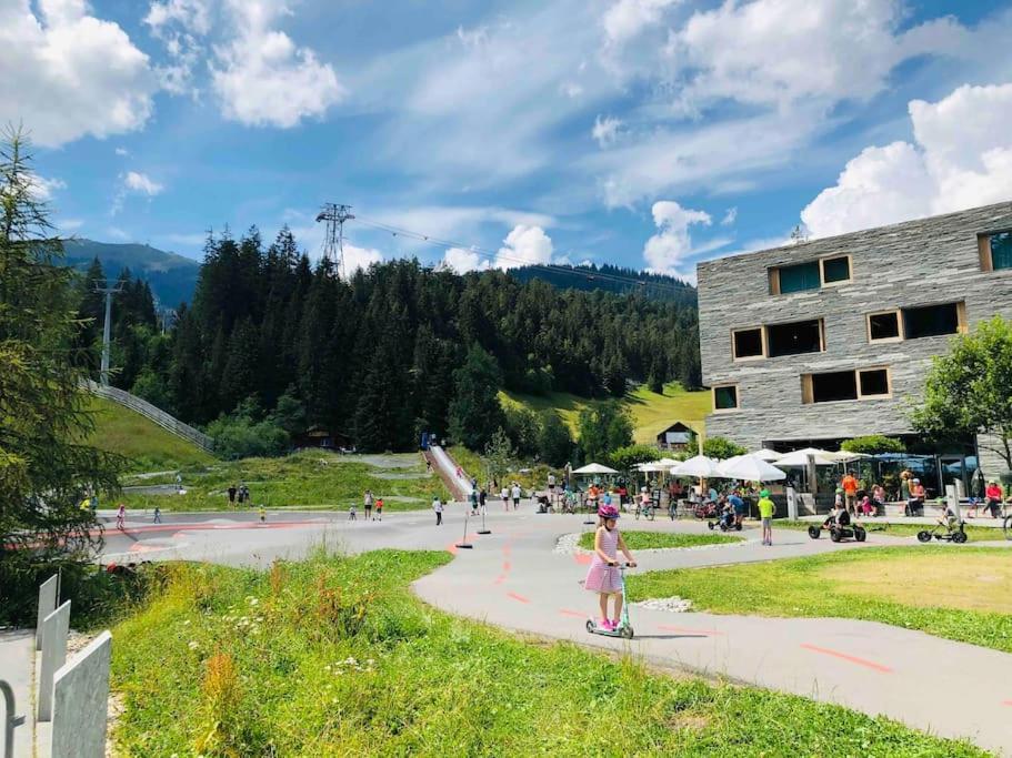 Modern Laax Apt, Swimming Pools, Wellness & Tennis Exterior foto